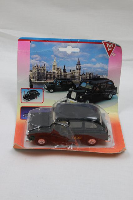 Taxi londonien miniature MF sous blister