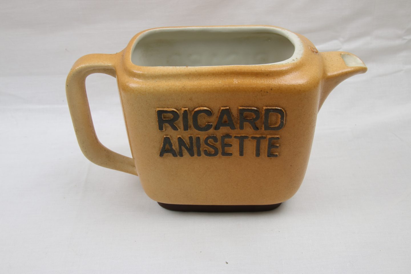 Pichet publicitaire Ricard Anisette en céramique
